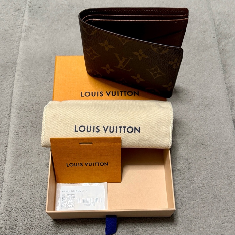 Louis Vuitton Multiple Wallet in Monogram